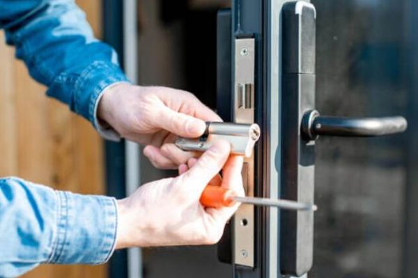 Apertura porte Pavia e provincia