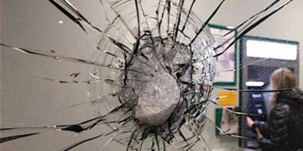 Sostituzione vetrine negozi Milano